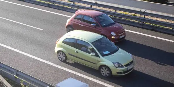 El truco de la "sombra" para evadir radares: cómo lo usan algunos conductores y la postura de la DGT