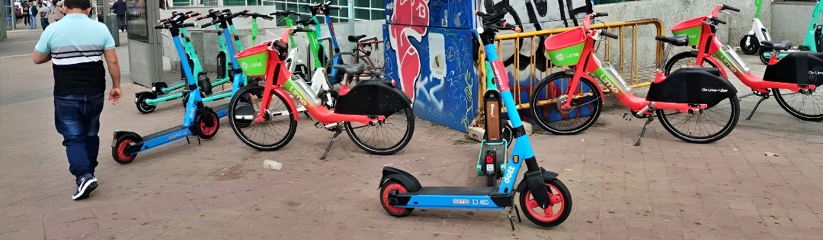 Cruzada del Ayuntamiento de Madrid. Después de los patinetes eléctricos es el turno de las bicicletas de alquiler