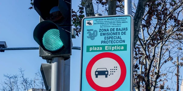 Análisis socioeconómico de la entrada en vigor de la ordenanza ZBE del Ayuntamiento de Madrid para vehículos sin etiqueta el 1 de enero de 2026